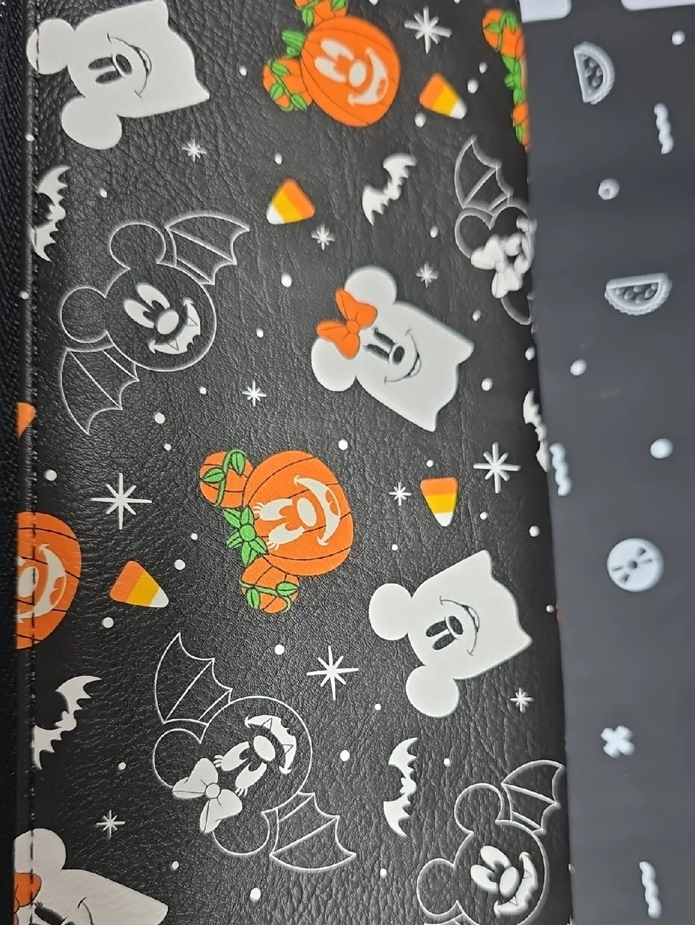 LF NWOT Mickey, Minnie Halloween Pumpkin Zip Wallet - Picture 5 of 9